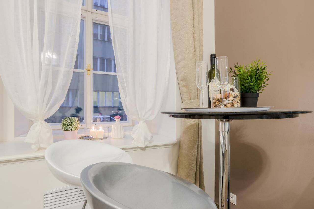 Prague Apt Near Charles Bridge By Michal&Friends 外观 照片